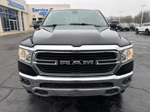 Diamond Black Crystal Pearlcoat 2020 RAM 1500 Big Horn/Lone Star