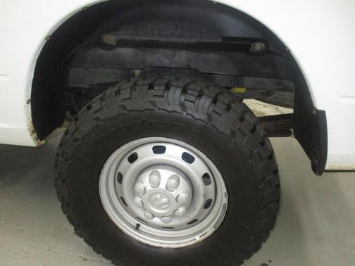 Bright White 2013 RAM 2500 Tradesman