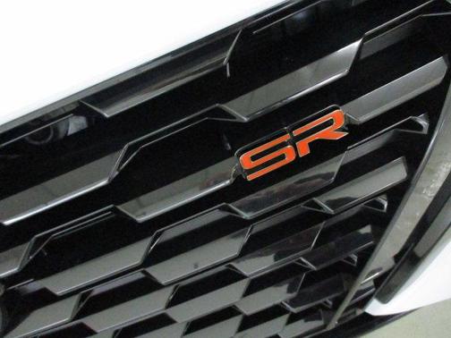 Aspen White Tricoat/Super Black 2026 Nissan Sentra SR
