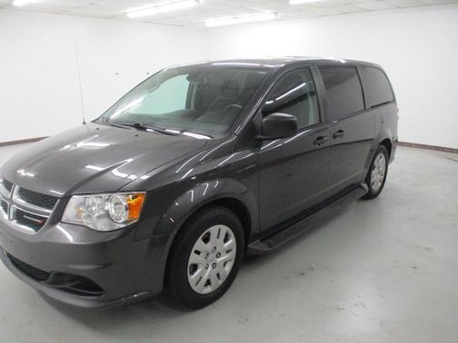 Granite Pearlcoat 2019 Dodge Grand Caravan SE