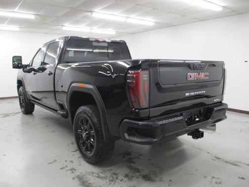 2025 GMC Sierra 2500 AT4