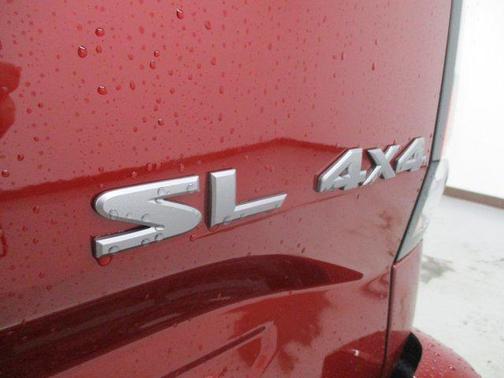 2025 Nissan Frontier SL