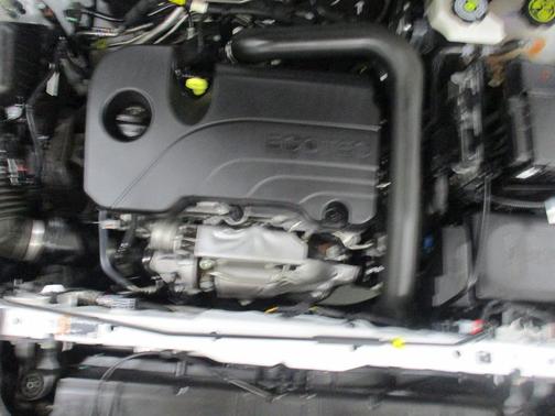 Summit White 2023 GMC Terrain SLE