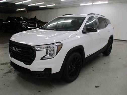 Summit White 2023 GMC Terrain SLE