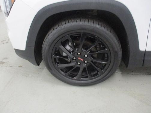 Summit White 2023 GMC Terrain SLE