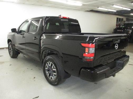 Super Black 2024 Nissan Frontier SL