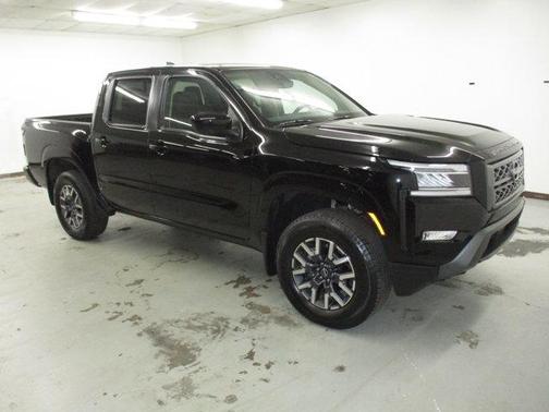 Super Black 2024 Nissan Frontier SL