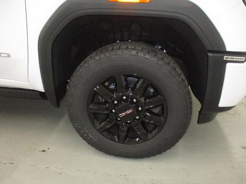 Summit White 2026 GMC Sierra 2500 AT4