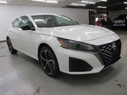 2025 Nissan Altima SR AWD