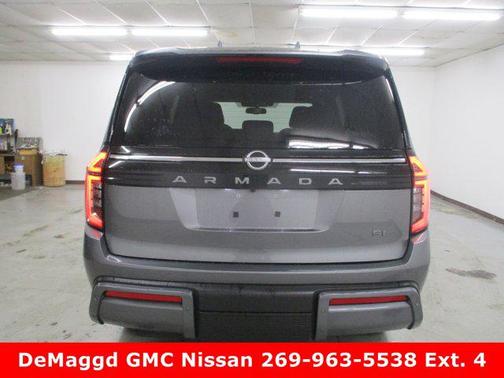 2025 Nissan Armada SL 4WD