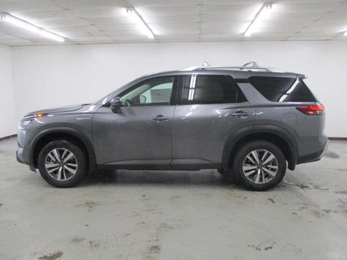 2025 Nissan Pathfinder SL 4WD