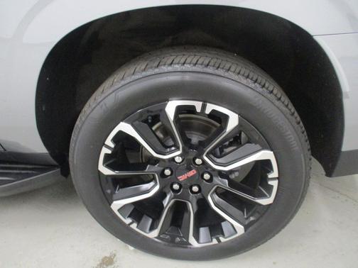 Sterling Metallic 2023 GMC Yukon XL Denali