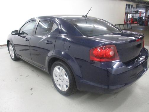 True Blue Pearlcoat 2014 Dodge Avenger SE V6