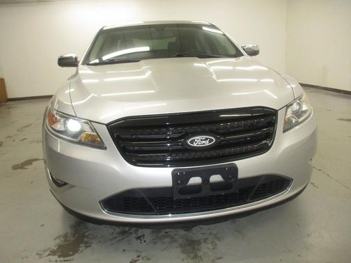 Ingot Silver Metallic 2010 Ford Taurus Limited