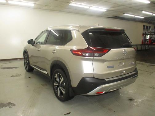 Champagne Silver Metallic 2023 Nissan Rogue Platinum