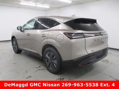 Champagne Silver Metallic 2025 Nissan Murano SL
