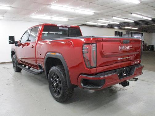 2024 GMC Sierra 2500 AT4