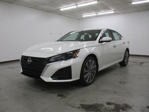 2025 Nissan Altima SL AWD