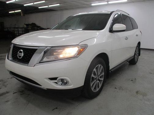 2016 Nissan Pathfinder SV