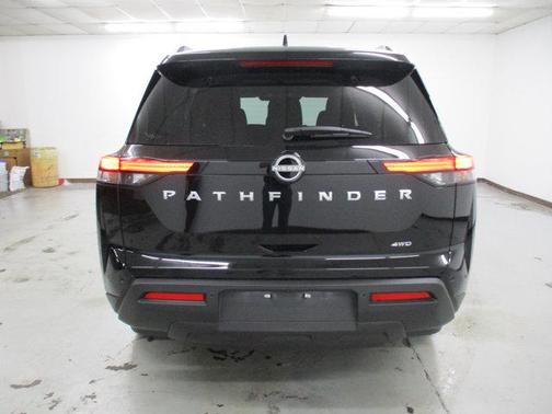2025 Nissan Pathfinder SV 4WD