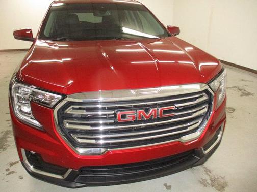 Cayenne Red Tintcoat 2022 GMC Terrain SLT