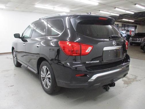 2019 Nissan Pathfinder SV