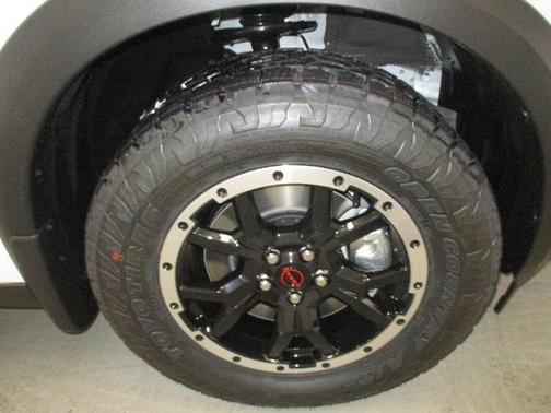 Everest White Pearl Tricoat 2026 Nissan Pathfinder Rock Creek