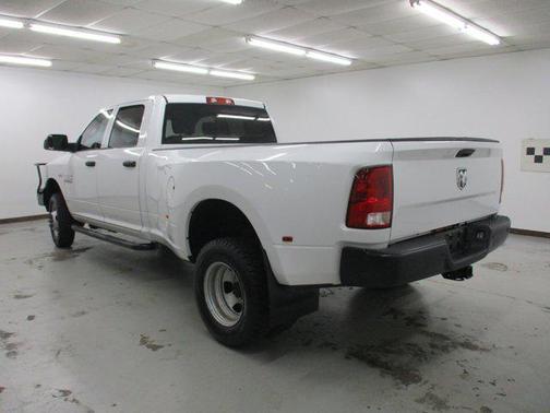 2017 RAM 3500 Tradesman Crew Cab 4x4 8' Box