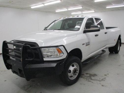 2017 RAM 3500 Tradesman Crew Cab 4x4 8' Box