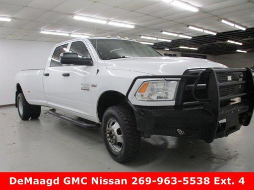 2017 RAM 3500 Tradesman Crew Cab 4x4 8' Box