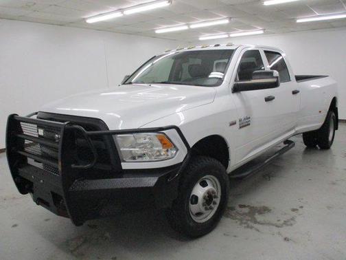 2017 RAM 3500 Tradesman Crew Cab 4x4 8' Box