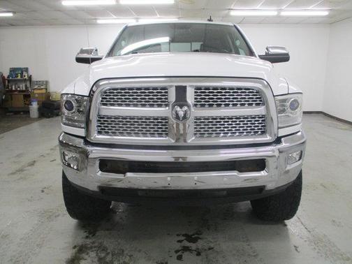 2018 RAM 2500 Laramie Crew Cab 4x4 6'4' Box