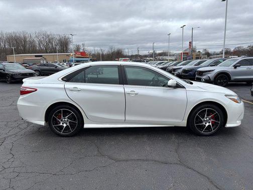 2016 Toyota Camry SE