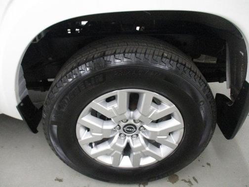 Glacier White 2023 Nissan Frontier SV