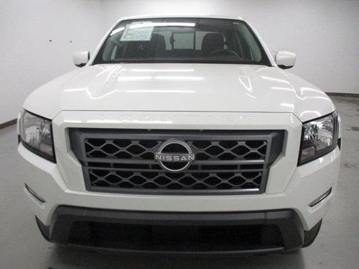 Glacier White 2023 Nissan Frontier SV