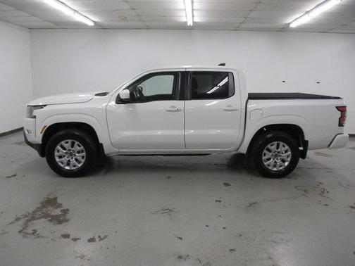 Glacier White 2023 Nissan Frontier SV