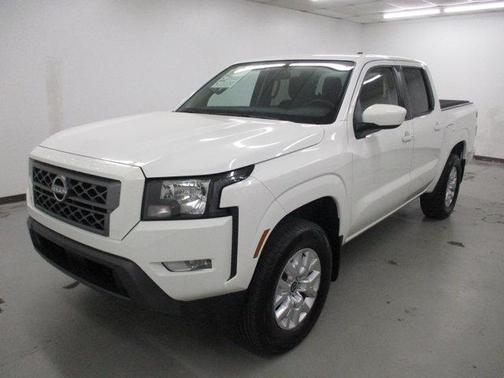 Glacier White 2023 Nissan Frontier SV