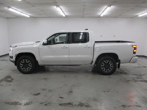 2025 Nissan Frontier SL