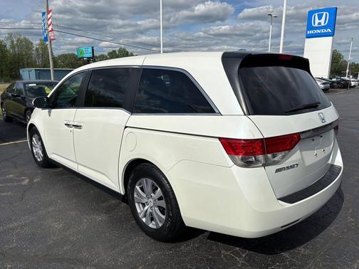 White Diamond Pearl 2015 Honda Odyssey EX-L
