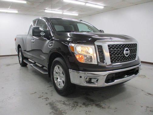 2017 Nissan Titan SV