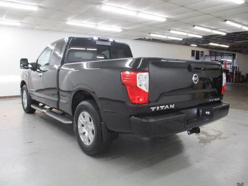 2017 Nissan Titan SV