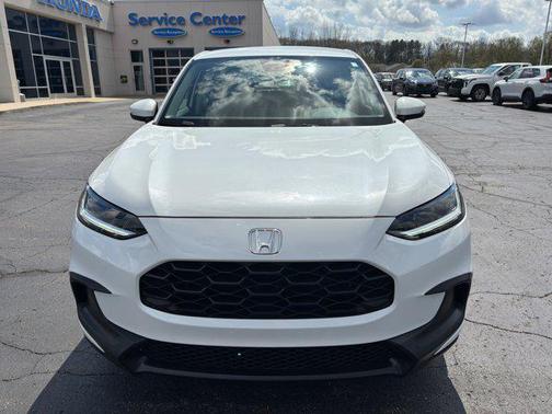 Platinum White Pearl 2023 Honda HR-V LX