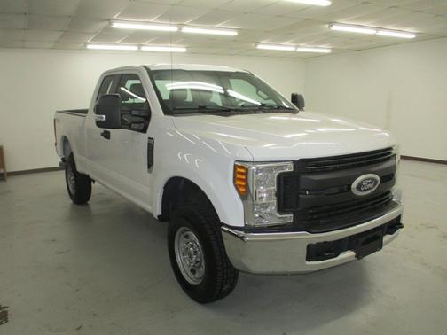 Oxford White 2017 Ford F-250