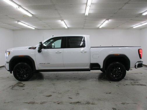 2025 GMC Sierra 2500 AT4