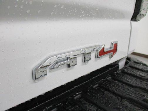 2025 GMC Sierra 2500 AT4