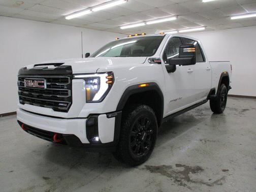 2025 GMC Sierra 2500 AT4