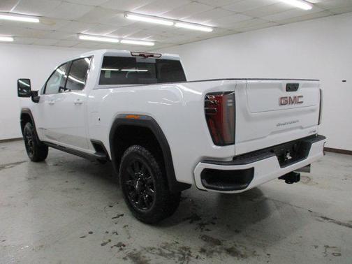 2025 GMC Sierra 2500 AT4