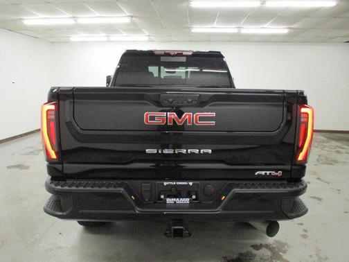 2024 GMC Sierra 2500 AT4