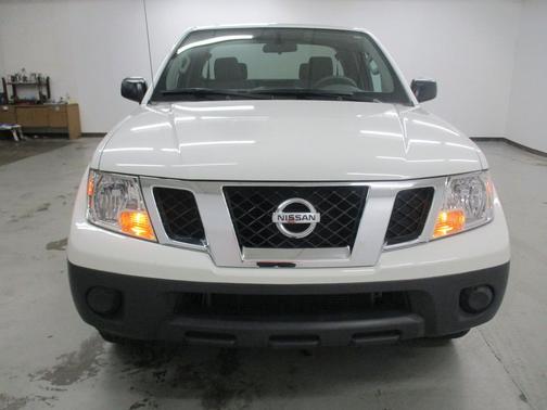 Glacier White 2016 Nissan Frontier S