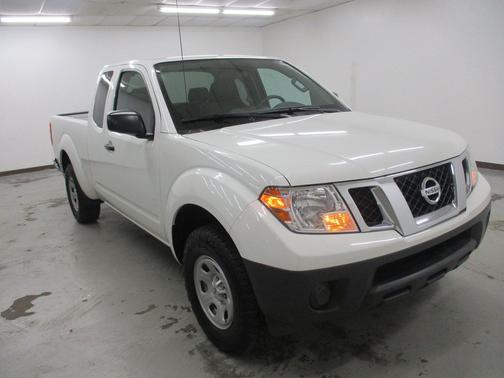 Glacier White 2016 Nissan Frontier S